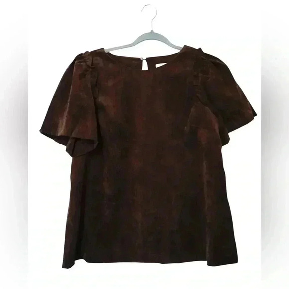 crown & ivy Tops - Crown & Ivy 
Women’s puff sleeve corded top